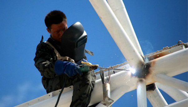 山西鋼結(jié)構(gòu)廠家是如何利用樓承板來(lái)保證質(zhì)量的？